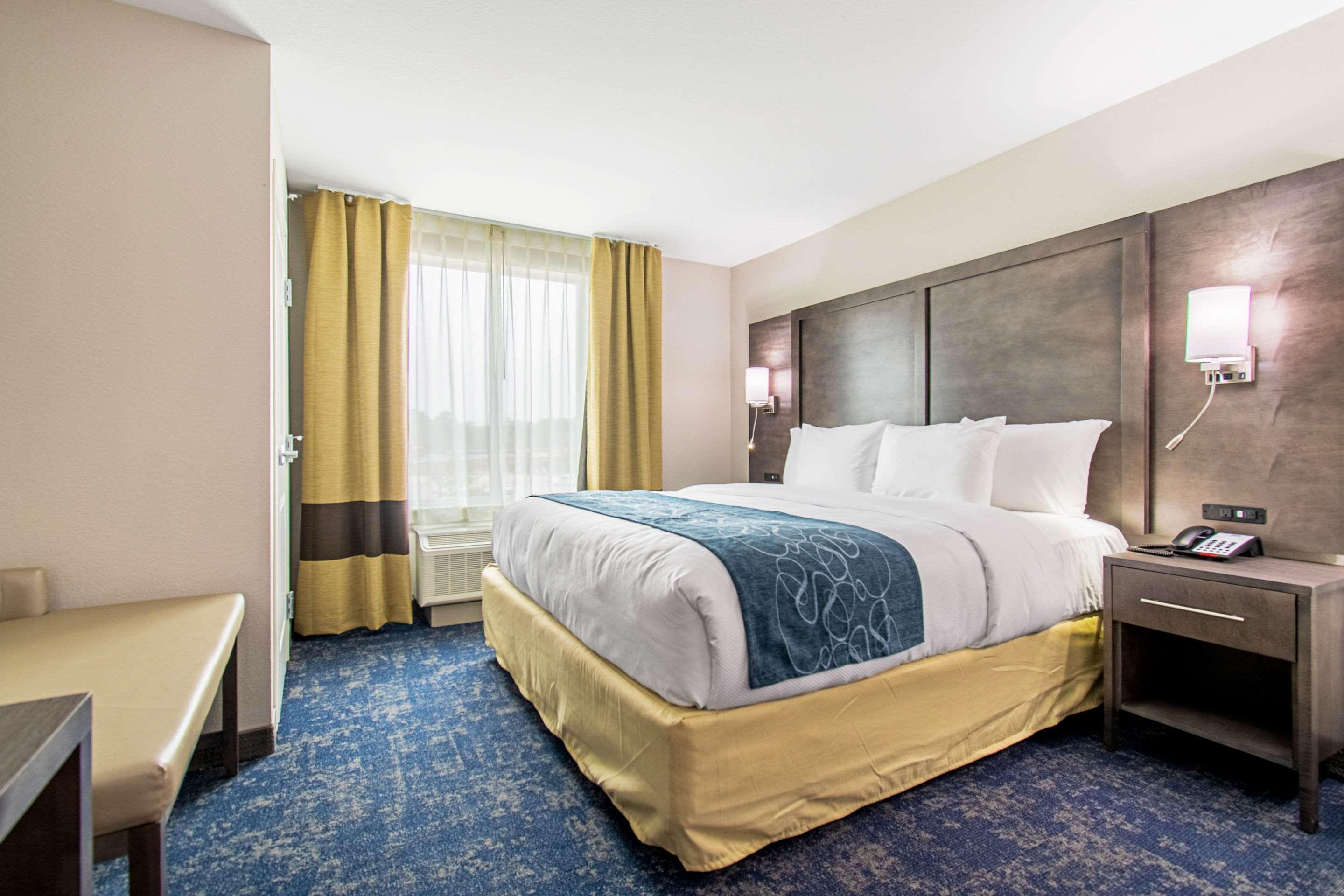 Comfort Houston Iah 3*
