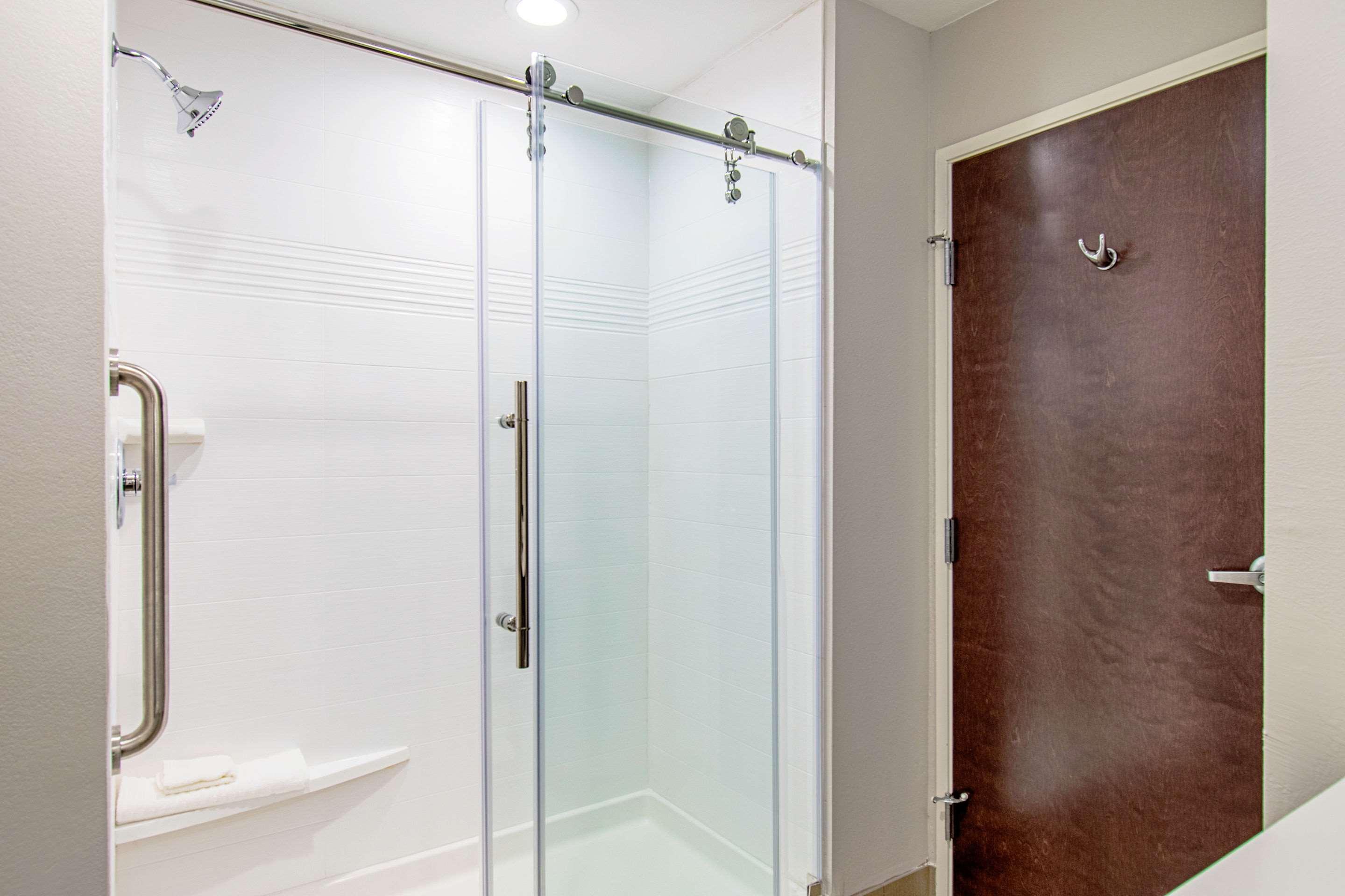 Comfort Houston Iah 3*