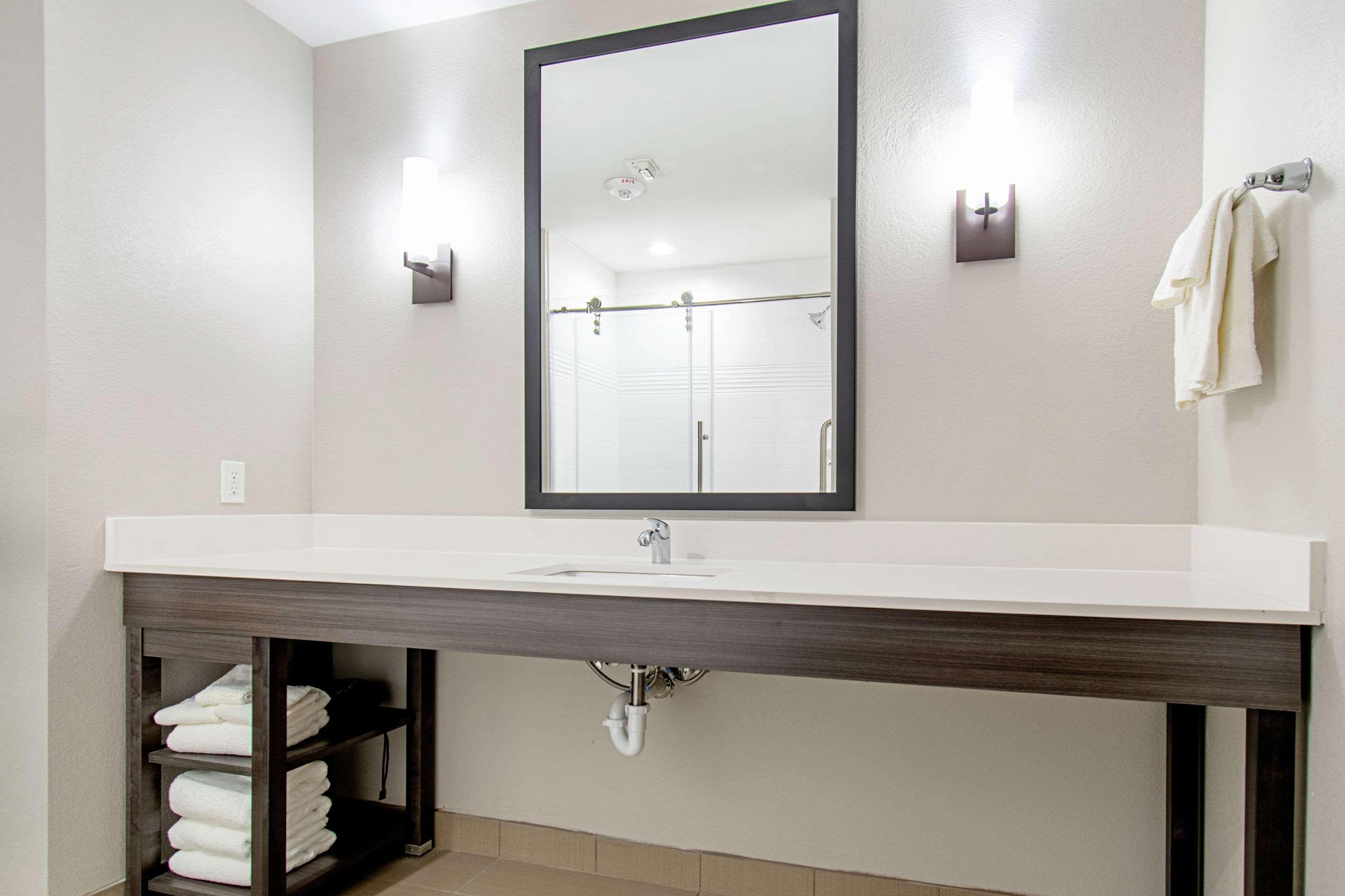 Hotel Comfort Houston Iah