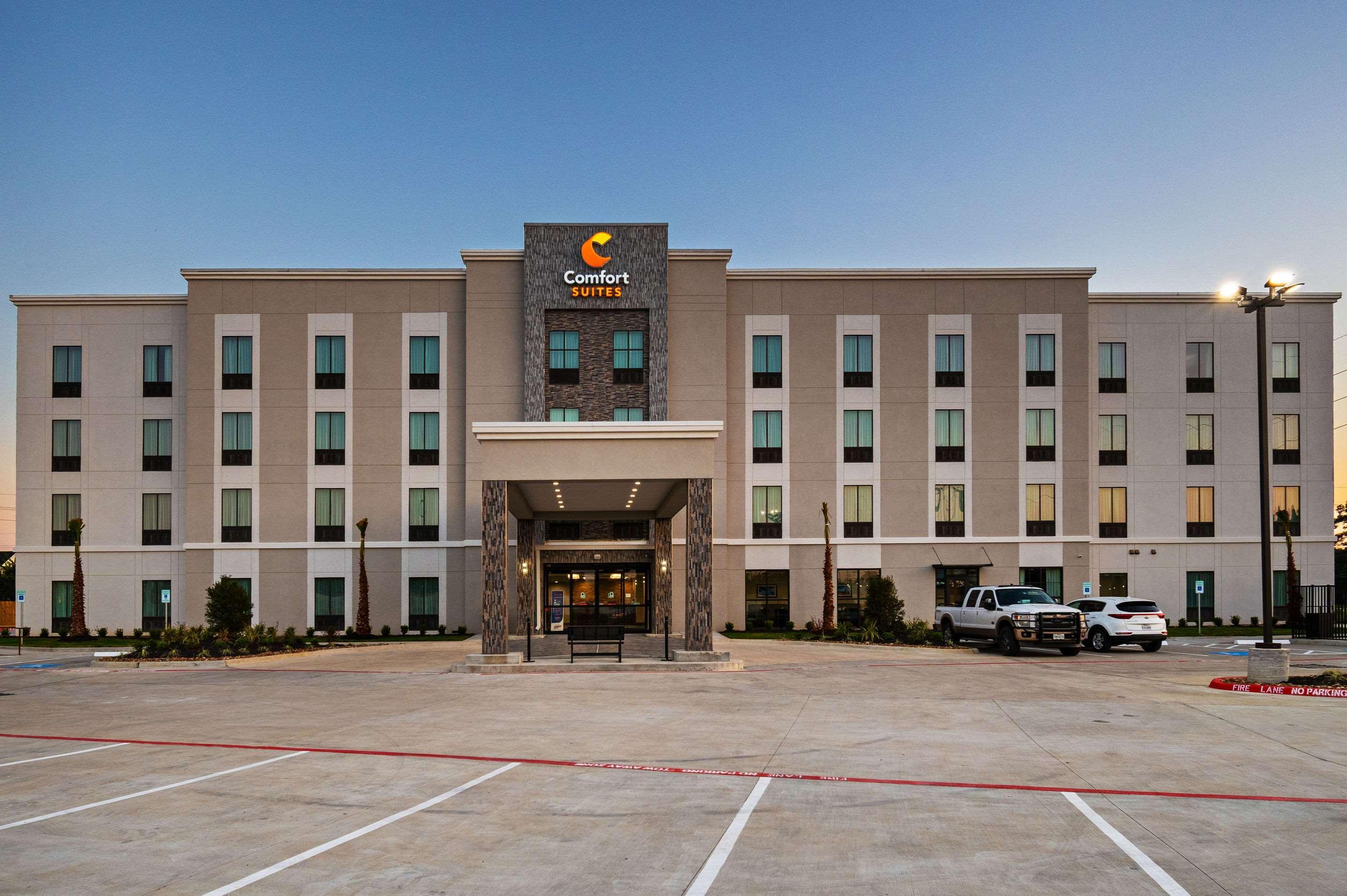 Comfort Houston Iah 3*