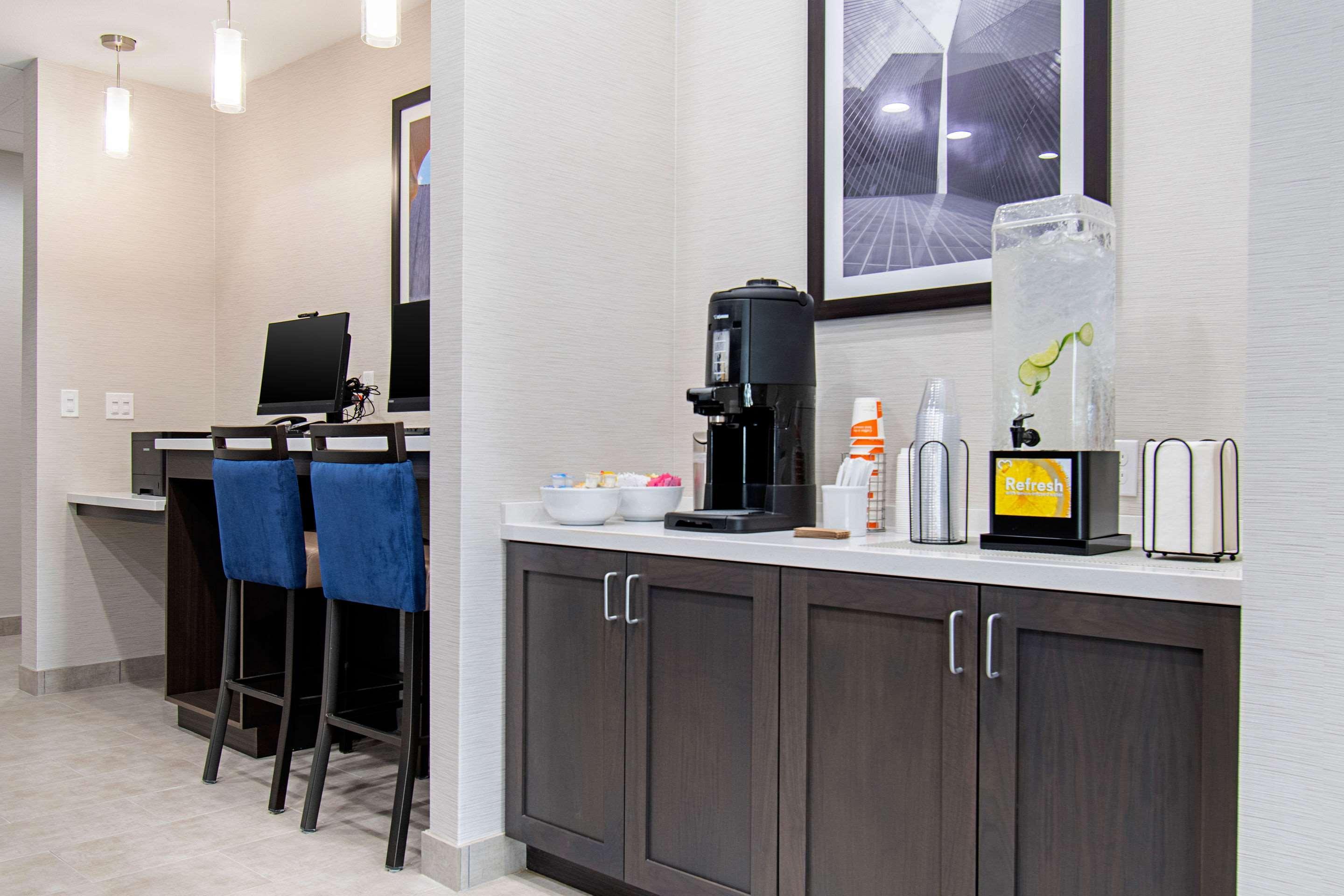Comfort Houston Iah 3*