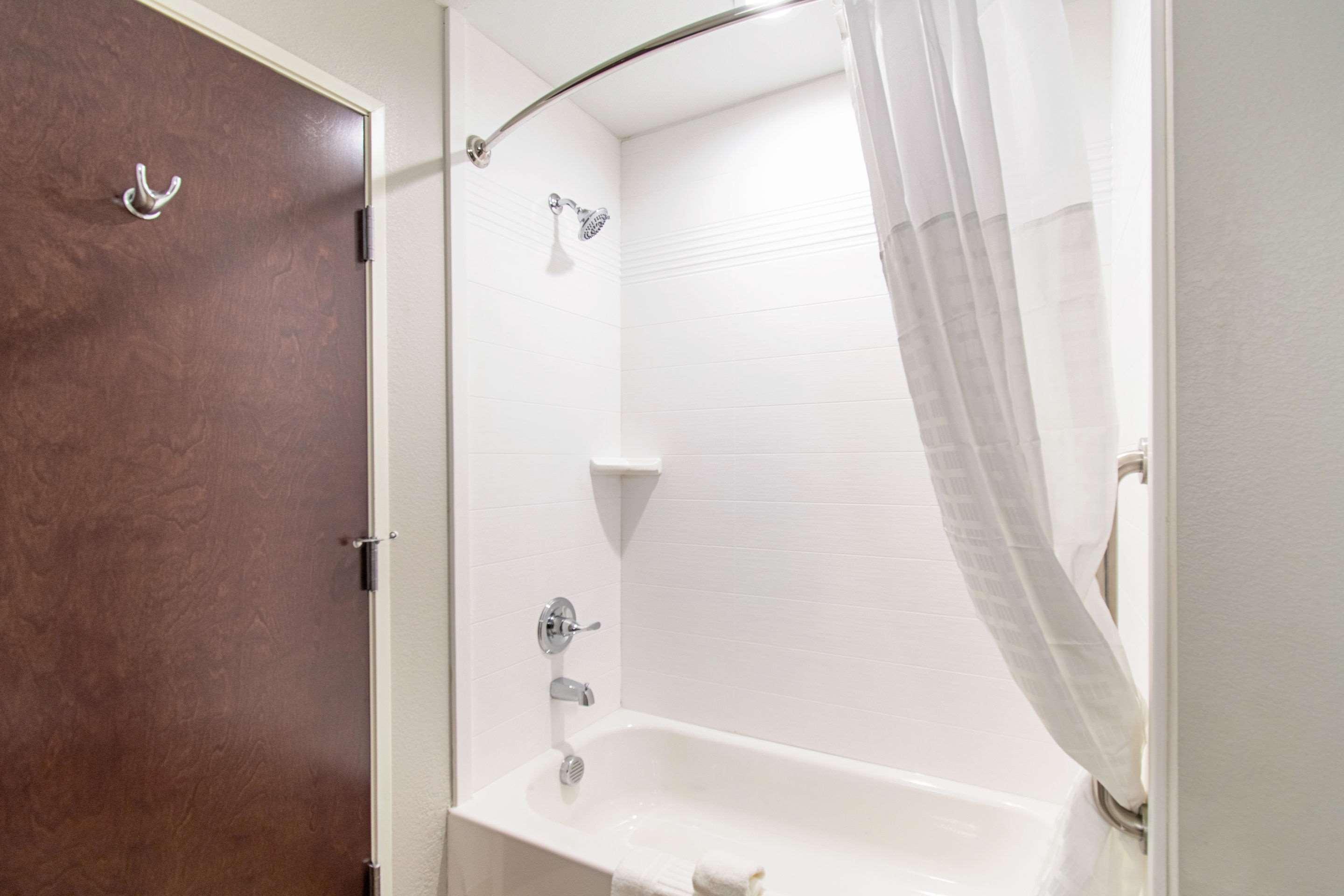 Comfort Houston Iah Hotel 3*